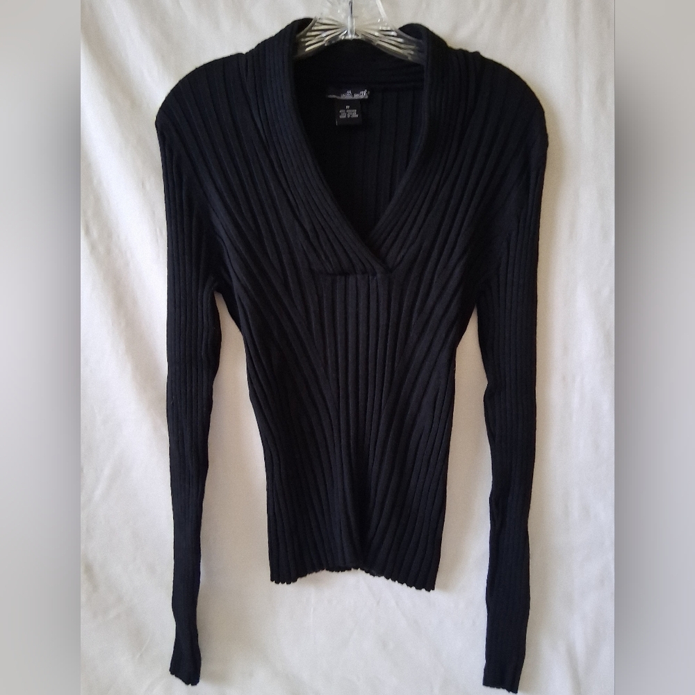 Vintage Elegant Willie Smith Black V-Neck Sweater